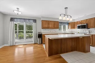 41W610 Silvana Dr, Elgin, IL 60124 - Photo 9