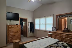 17019 Hebron Rd, Harvard, IL 60033 - Photo 13