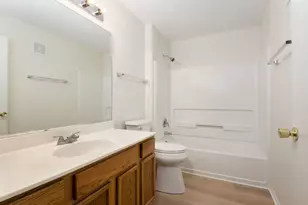 1309 Silverstone Dr, Carpentersville, IL 60110 - Photo 11