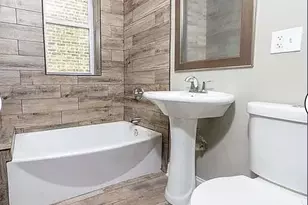 7961 S Essex Ave, Chicago, IL 60617 - Photo 7