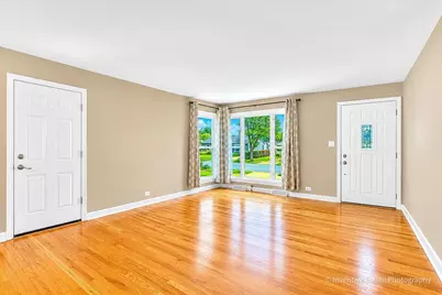 548 S Harvard Avenue, Addison, IL 60101 - Photo 5