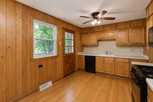 8719 Willow Rd, Hickory Hills, IL 60457 - Photo 3