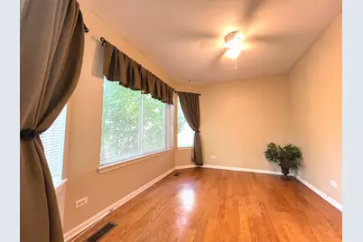 812 Canterbury Lane, Island Lake, IL 60042 - Photo 9