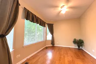 812 Canterbury Ln, Island Lake, IL 60042 - Photo 9