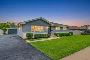 543 Victoria Ln, Wood Dale, IL 60191 - Photo 1