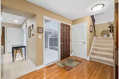10 W Windsor Court, Sugar Grove, IL 60554 - Photo 9