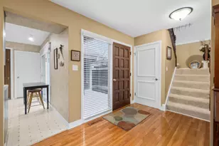 10 W Windsor Ct, Sugar Grove, IL 60554 - Photo 9