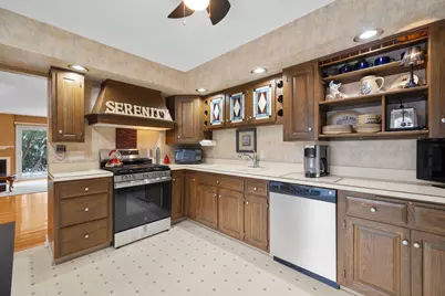 10 W Windsor Court, Sugar Grove, IL 60554 - Photo 17