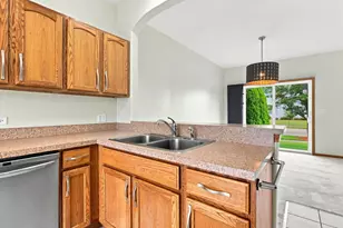 1800 Waters Edge Dr, Minooka, IL 60447 - Photo 11