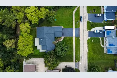 3985 Dorchester Avenue, Gurnee, IL 60031 - Photo 39