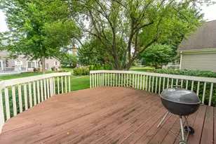2157 N Lake Shore Cir, Arlington Heights, IL 60004 - Photo 13