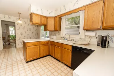 2157 N Lake Shore Circle, Arlington Heights, IL 60004 - Photo 5