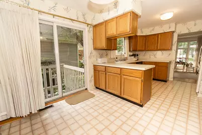 2157 N Lake Shore Circle, Arlington Heights, IL 60004 - Photo 7