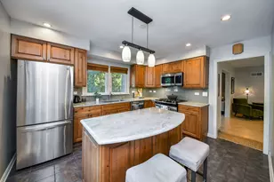 431 Oakwood Dr, Geneva, IL 60134 - Photo 9