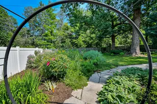 431 Oakwood Dr, Geneva, IL 60134 - Photo 25