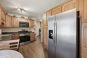 1503 Haise Ln, Elk Grove Village, IL 60007 - Photo 9