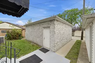 6916 W Forest Preserve Dr, Harwood Heights, IL 60706 - Photo 37