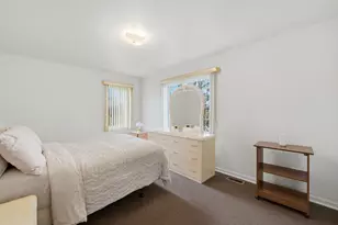 6916 W Forest Preserve Dr, Harwood Heights, IL 60706 - Photo 25