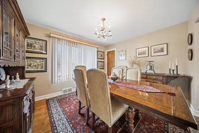 6647 N Crawford Avenue, Lincolnwood, IL 60712 - Photo 5