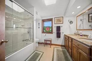 6647 N Crawford Ave, Lincolnwood, IL 60712 - Photo 19