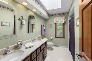 740 Cambridge Dr, Burr Ridge, IL 60527 - Photo 21