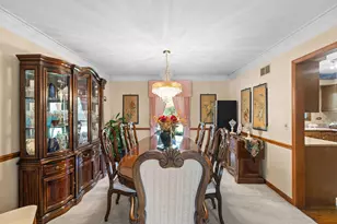 740 Cambridge Dr, Burr Ridge, IL 60527 - Photo 5