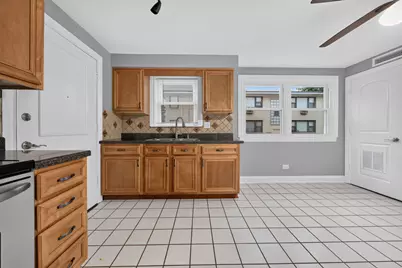 5024 N Austin Avenue #2E, Chicago, IL 60630 - Photo 9