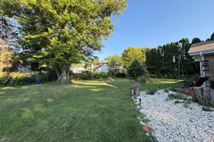37235 N Hillside Dr, Lake Villa, IL 60046 - Photo 21