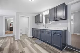 713 E Buchanan St, Bloomington, IL 61701 - Photo 15