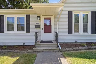 713 E Buchanan St, Bloomington, IL 61701 - Photo 3