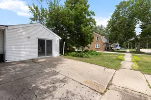 135 S 8th St, South Beloit, IL 61080 - Photo 25