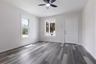 135 S 8th St, South Beloit, IL 61080 - Photo 3