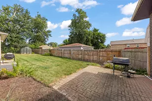 5902 W Maple Ave, Berkeley, IL 60163 - Photo 23
