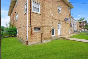 7651 W Addison St, Chicago, IL 60634 - Photo 11