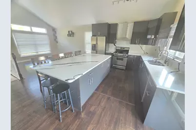 302 Barton Court, Bartlett, IL 60103 - Photo 5