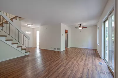 302 E Forest Knoll Drive, Palatine, IL 60074 - Photo 3