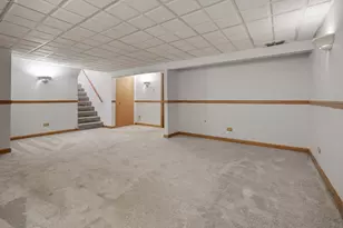 1477 William Clifford Ln, Elk Grove Village, IL 60007 - Photo 29