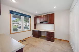 1477 William Clifford Ln, Elk Grove Village, IL 60007 - Photo 17