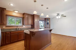 1477 William Clifford Ln, Elk Grove Village, IL 60007 - Photo 11