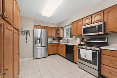 [Address not provided], Roselle, IL 60172 - Photo 9
