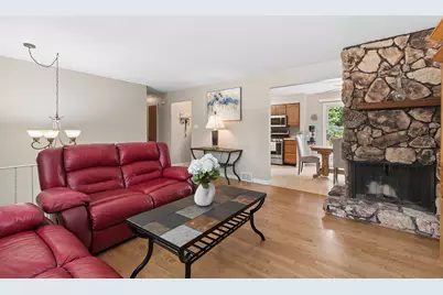 [Address not provided], Roselle, IL 60172 - Photo 5