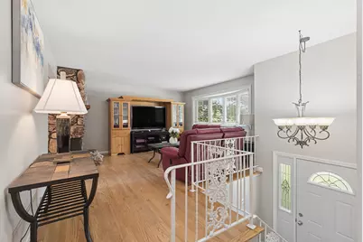 [Address not provided], Roselle, IL 60172 - Photo 3
