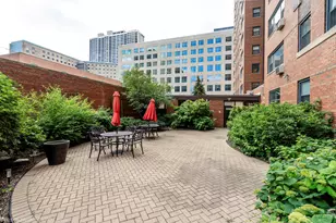 2909 N Sheridan Rd, Chicago, IL 60657 - Photo 19