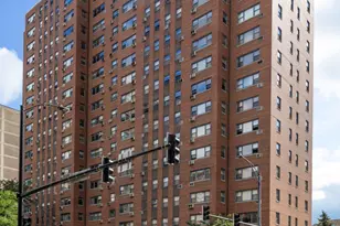 2909 N Sheridan Rd, Chicago, IL 60657 - Photo 1