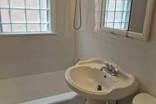 1031 Bellwood Ave, Bellwood, IL 60104 - Photo 5