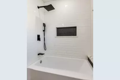 235 W 43rd Street, Chicago, IL 60609 - Photo 5