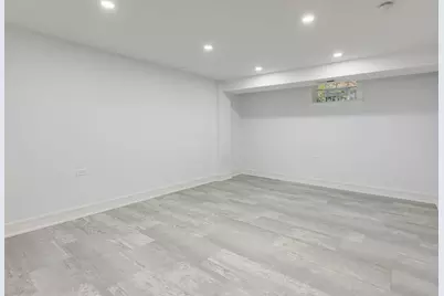 235 W 43rd Street, Chicago, IL 60609 - Photo 17