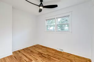 235 W 43rd St, Chicago, IL 60609 - Photo 7