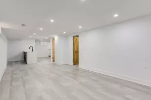235 W 43rd St, Chicago, IL 60609 - Photo 15