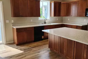 830 Bach Ct, Woodstock, IL 60098 - Photo 3